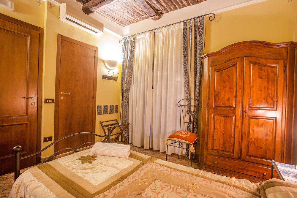 Deluxe Twin Room, 2 Twin Beds, City View photo 1