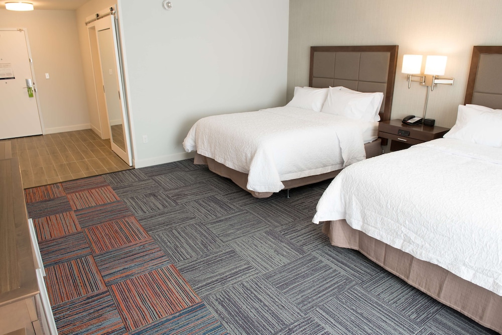 Room, 2 Queen Beds, Accessible, Non Smoking (mob/hearing acc w/ bathtub) photo 1