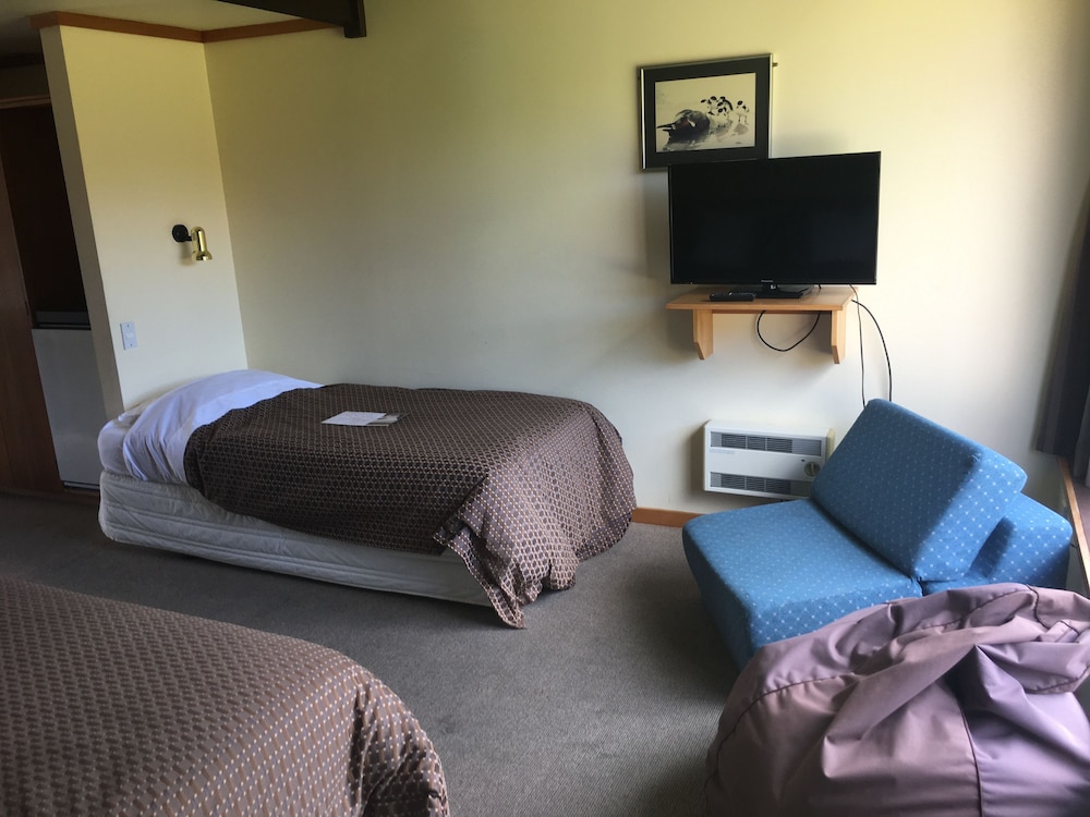Family Room - Photo 4