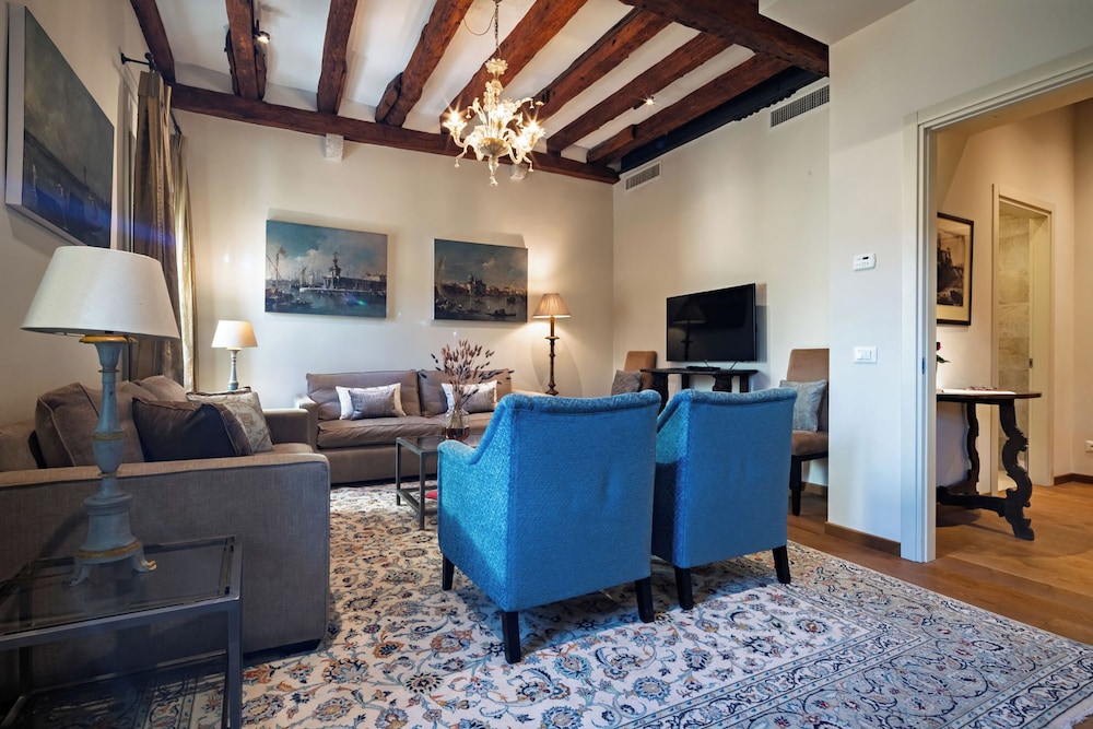 Superior Apartment, 2 Bedrooms, Canal View photo 1