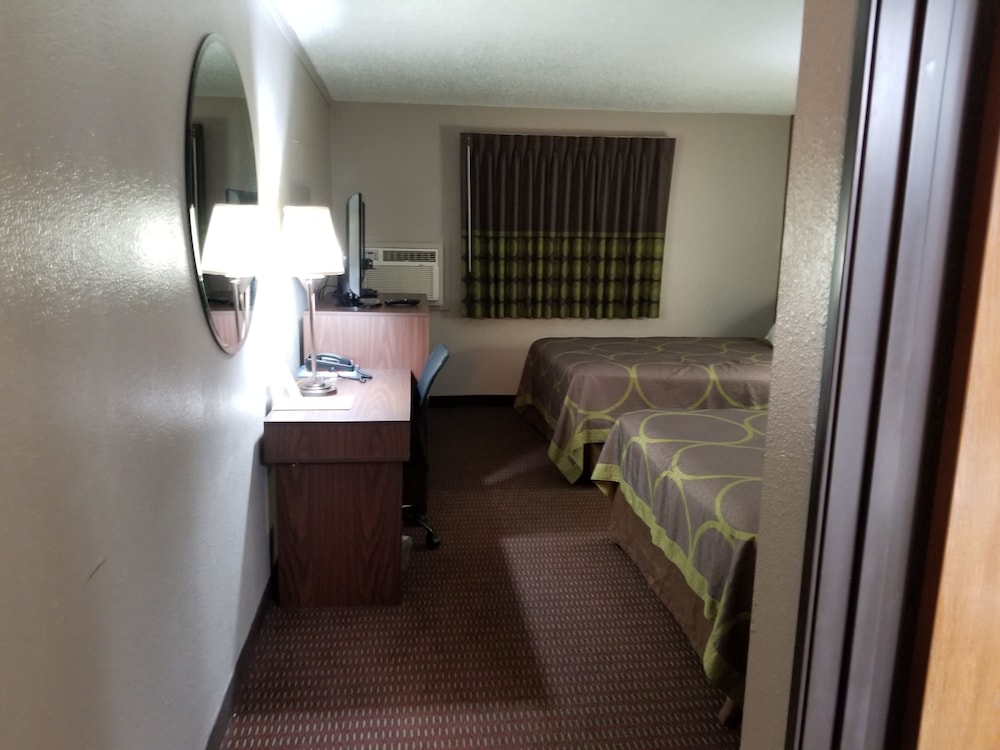 Standard Room, 2 Queen Beds photo 2