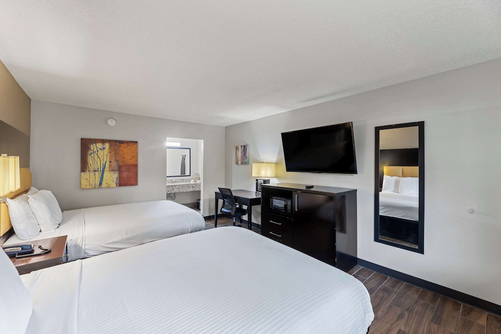 Deluxe Room, 2 Double Beds, Smoking - Photo 3