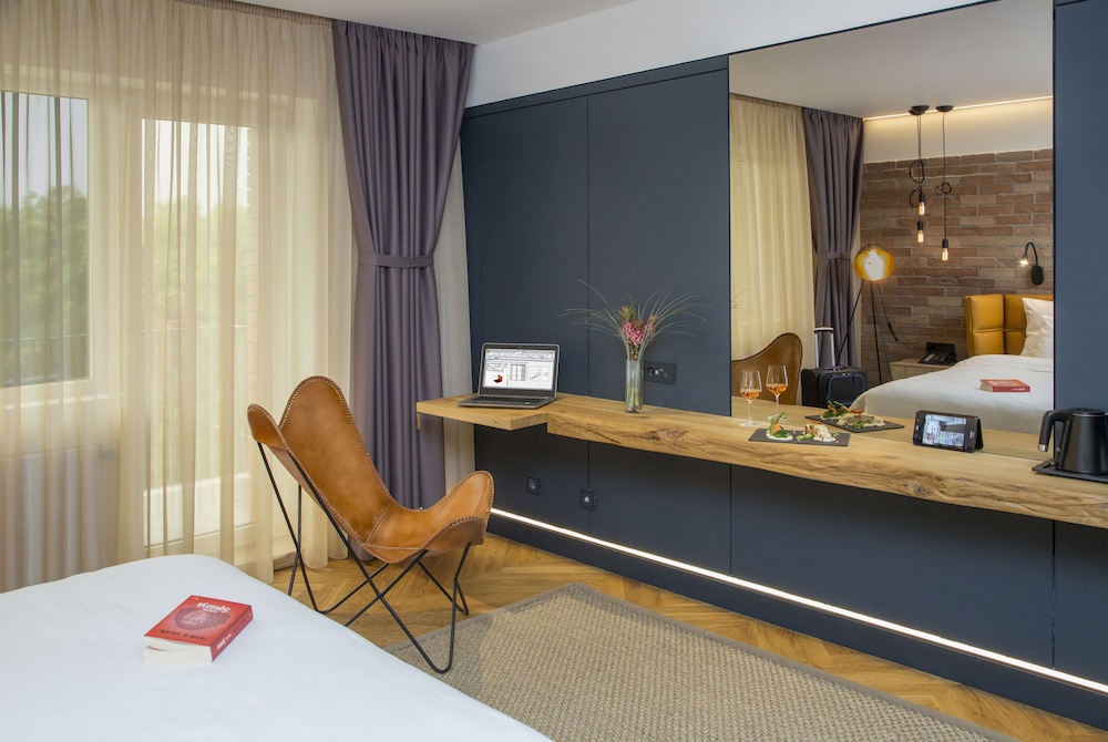 Premium Double or Twin Room photo 2