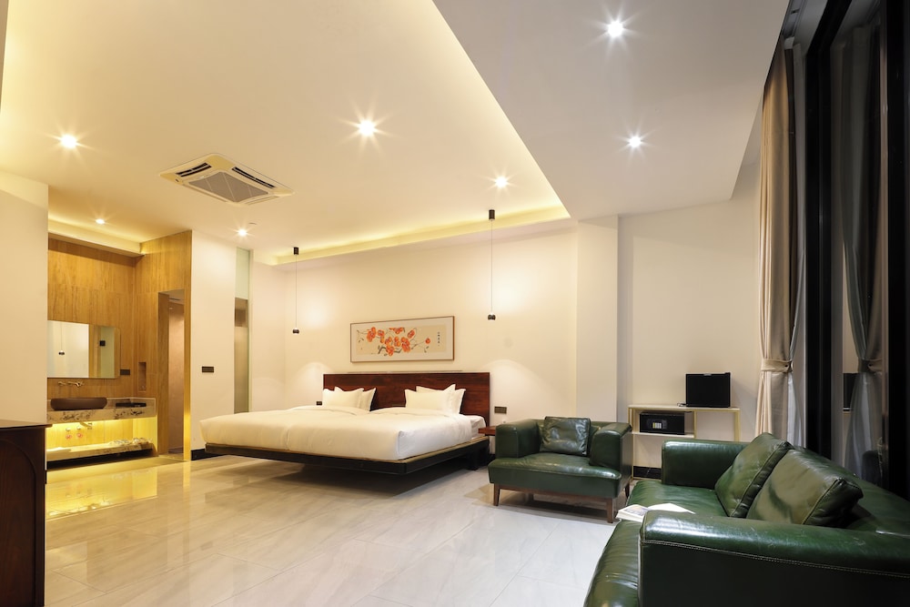 Premier Twin Room, Garden View, Courtyard Area photo 1