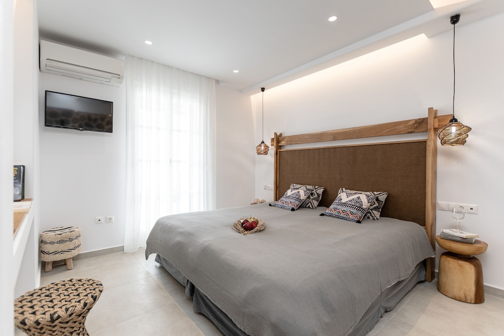 Premium Room, Pool View photo 3
