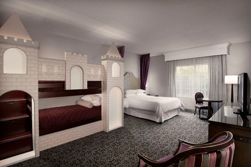 Castle Queen With Bunk Bed - Photo 1