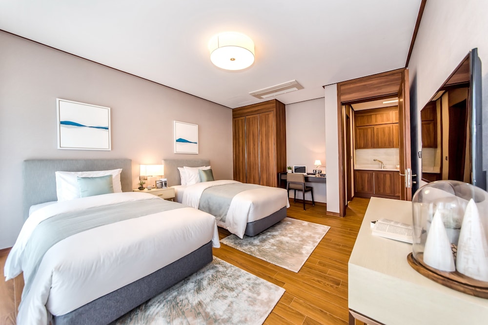 Royal Suite, 3 Bedrooms (Resort) photo 3