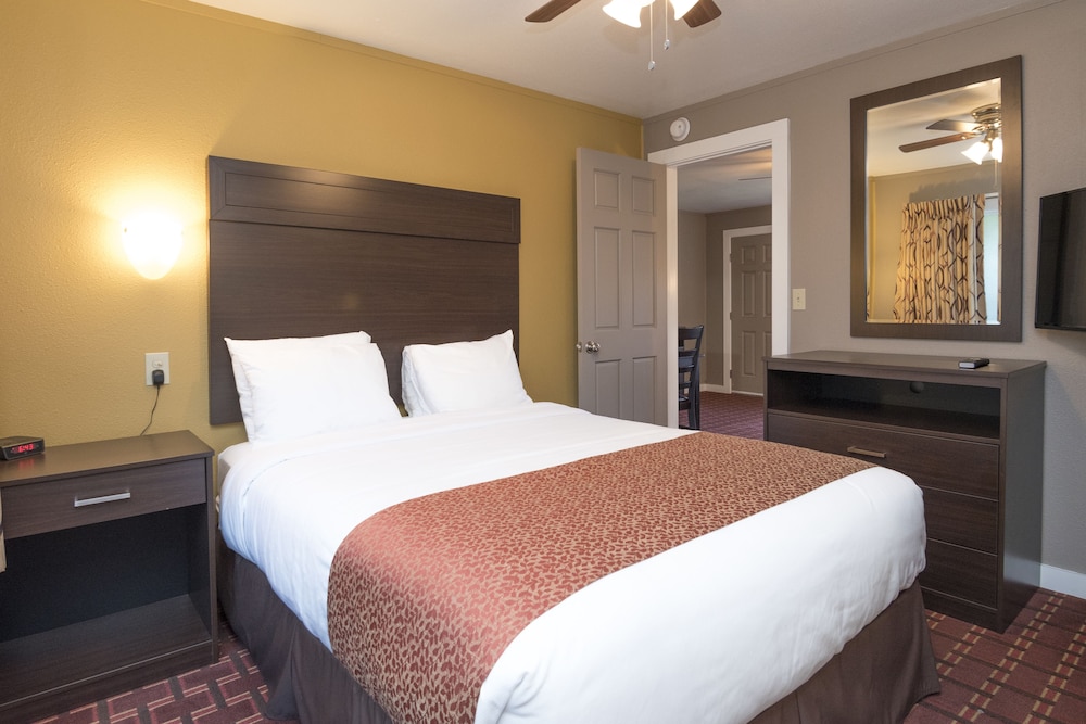 Suite, 2 Queen Beds, Non Smoking