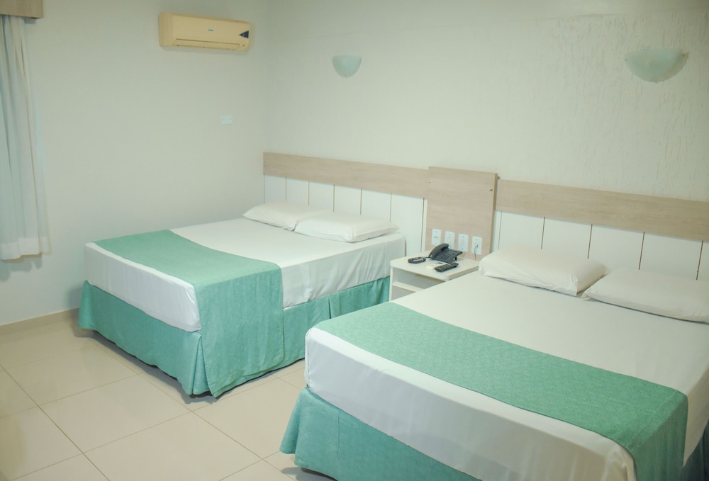 Standard Room, 2 Double Beds - Photo 9