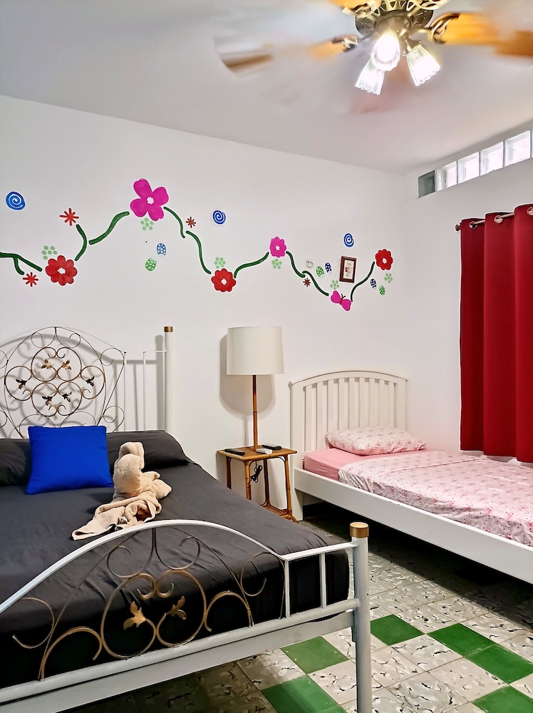 Deluxe Room, 1 King Bed, Private Bathroom Room (#2) photo 3