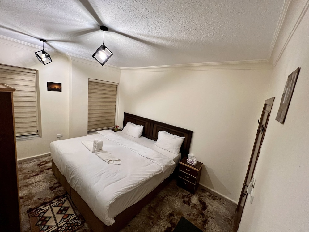 Standard Double Room - Photo 8