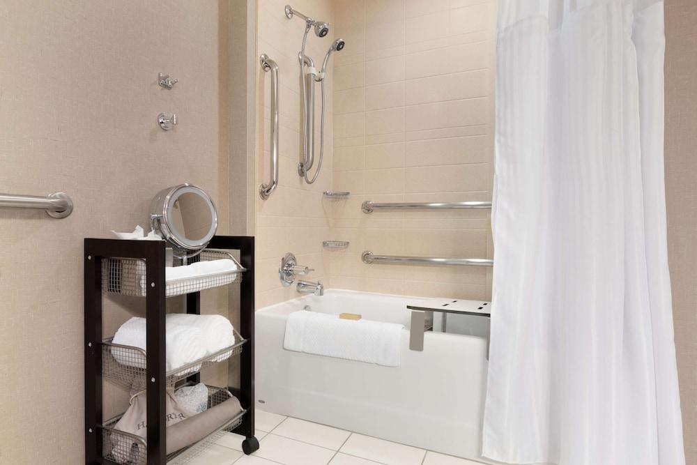 Suite, 1 King Bed, Accessible, Jetted Tub - Photo 4