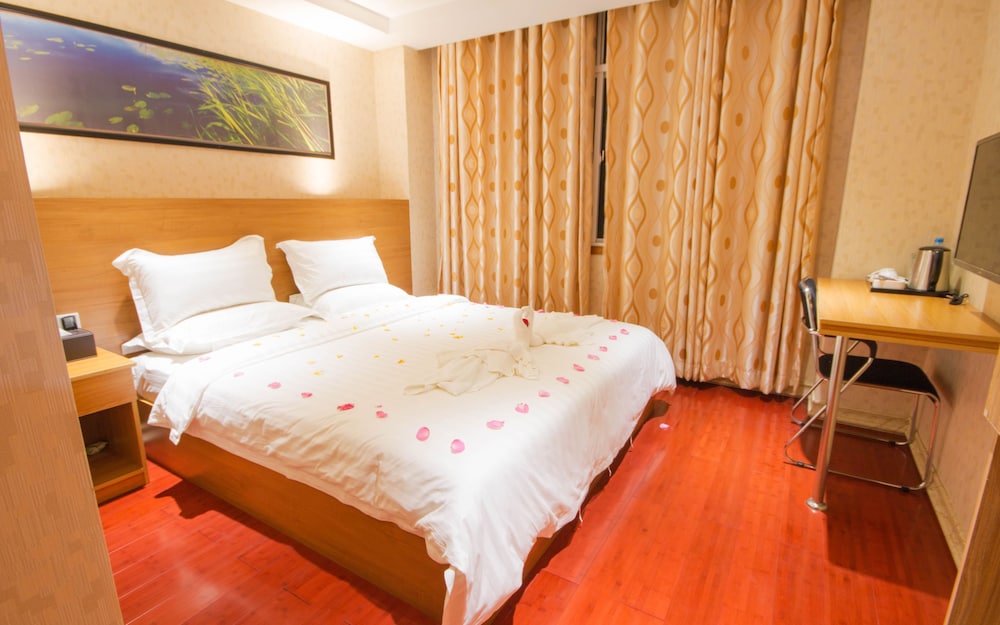 Deluxe Double Room, with Window photo 1