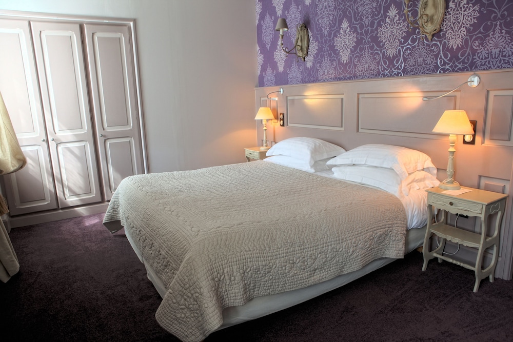Room, Accessible photo 1