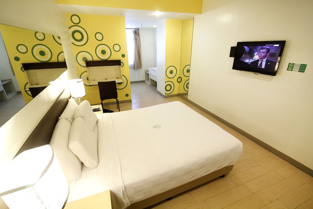 Standard Queen Room