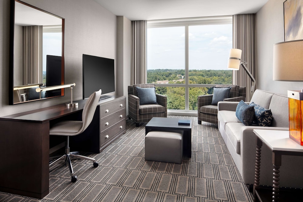 Suite, 2 Queen Beds, Accessible (Mobility & Hearing, Roll-in Shower)