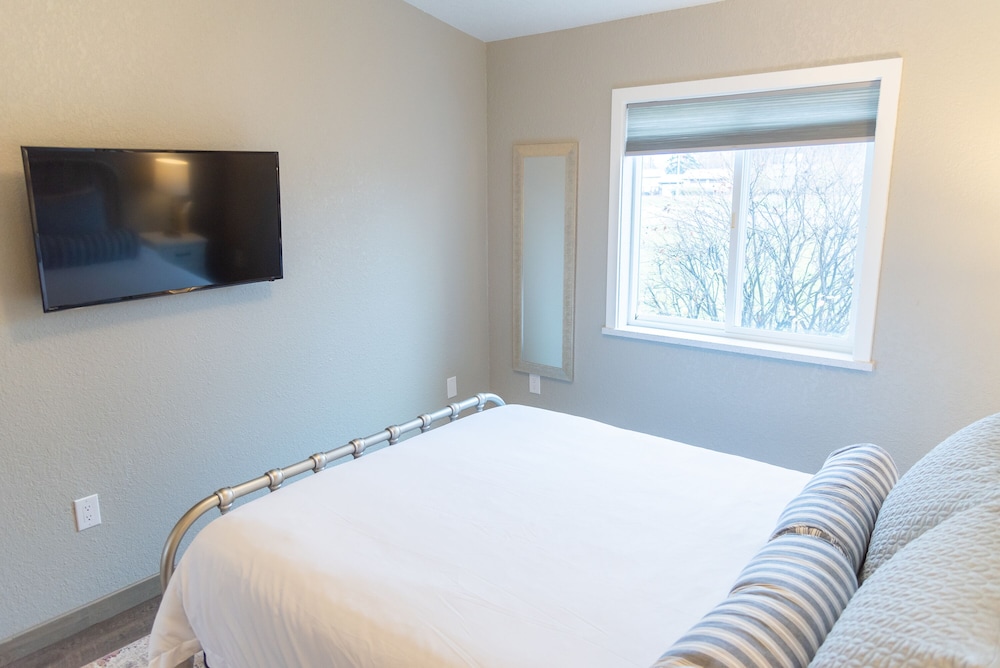 Premium Suite (5) photo 3