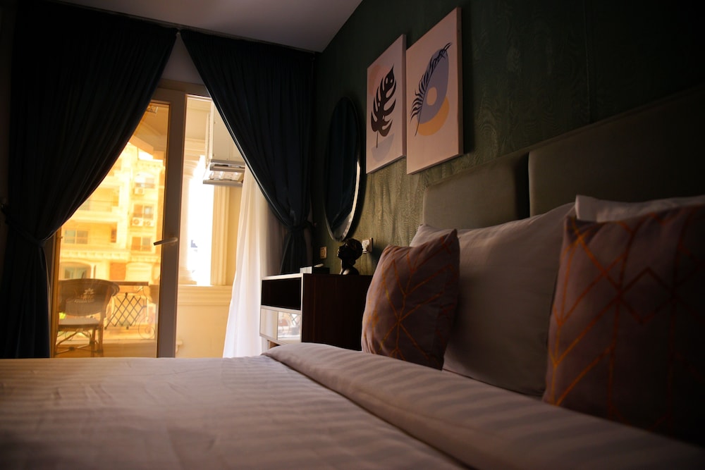 Junior Suite, Pool View - Photo 1
