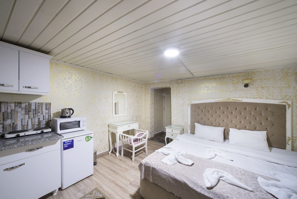 Economy Double Room, Kitchen photo 3