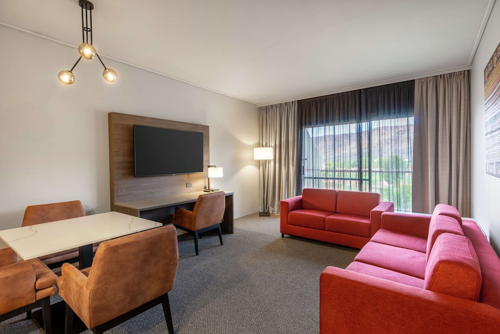 Junior Suite, 2 Double Beds, Mountain View