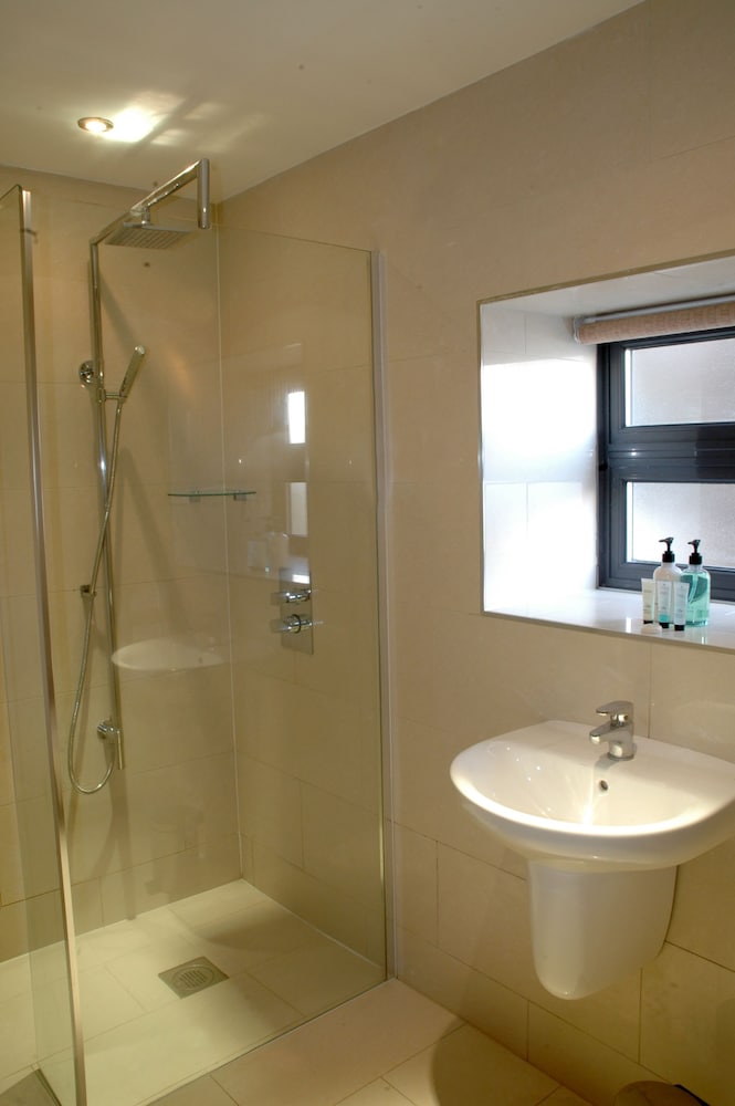 Deluxe Quadruple Room photo 2