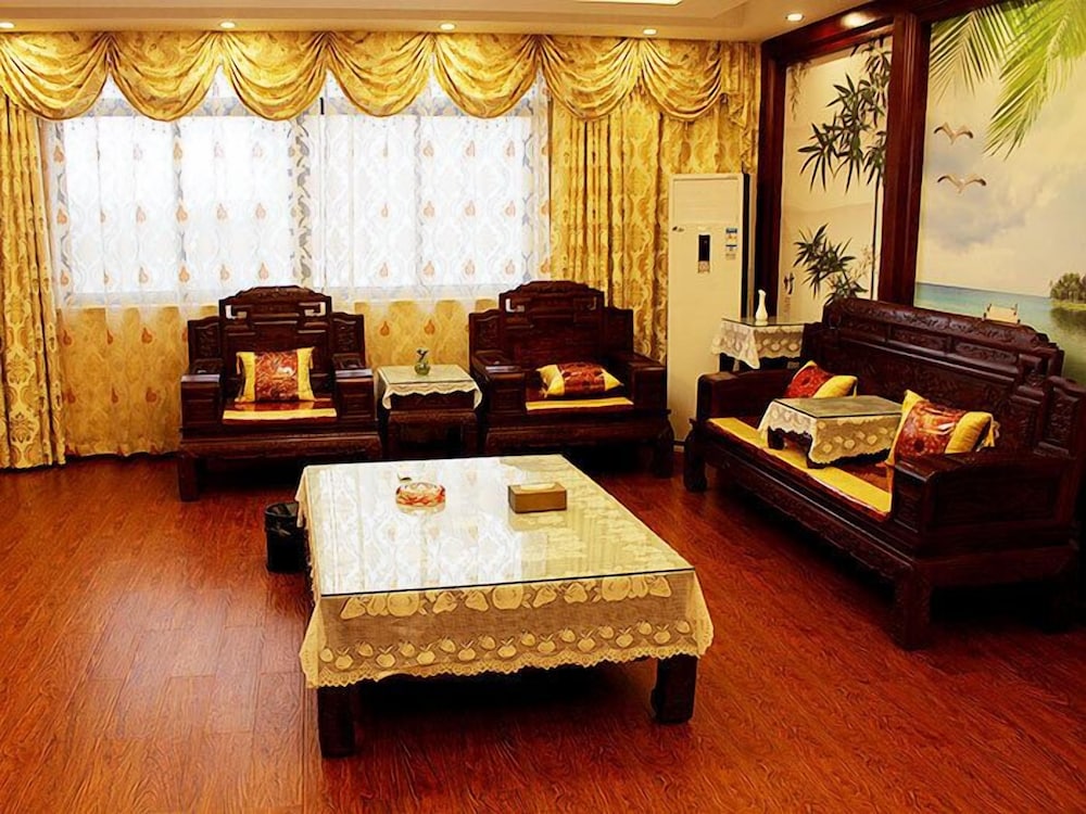 Deluxe Suite photo 3