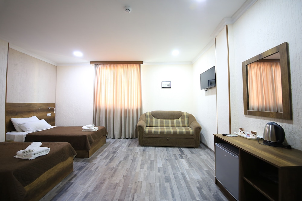Deluxe Triple Room, Multiple Beds