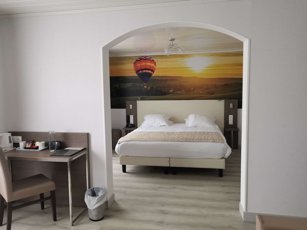 Junior Suite, Multiple Beds, Non Smoking (with Sofabed) - Photo 1