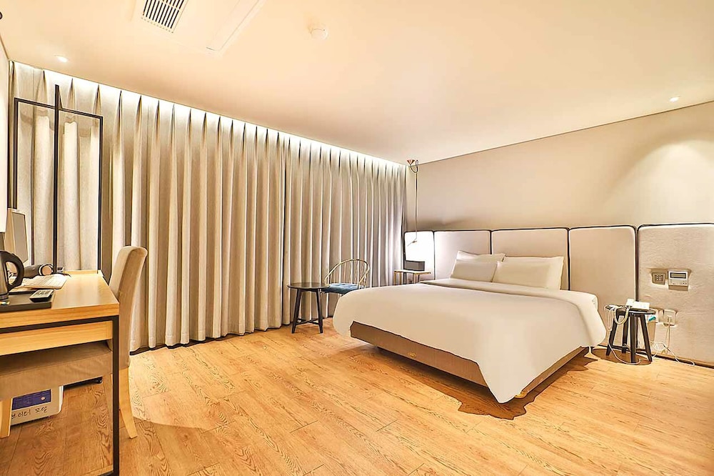 Basic Double Room