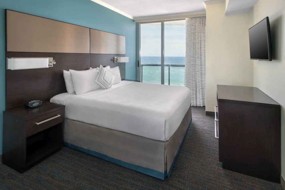 Suite, 2 Bedrooms, Oceanfront - Photo 2