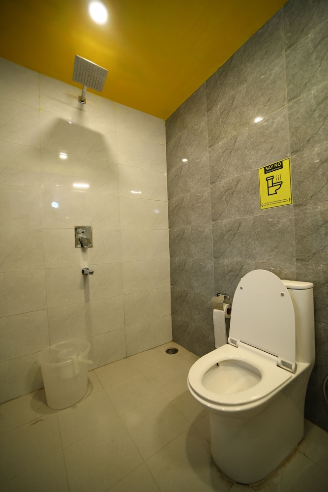 Deluxe Shared Dormitory, Multiple Beds, Private Bathroom, City View photo 3