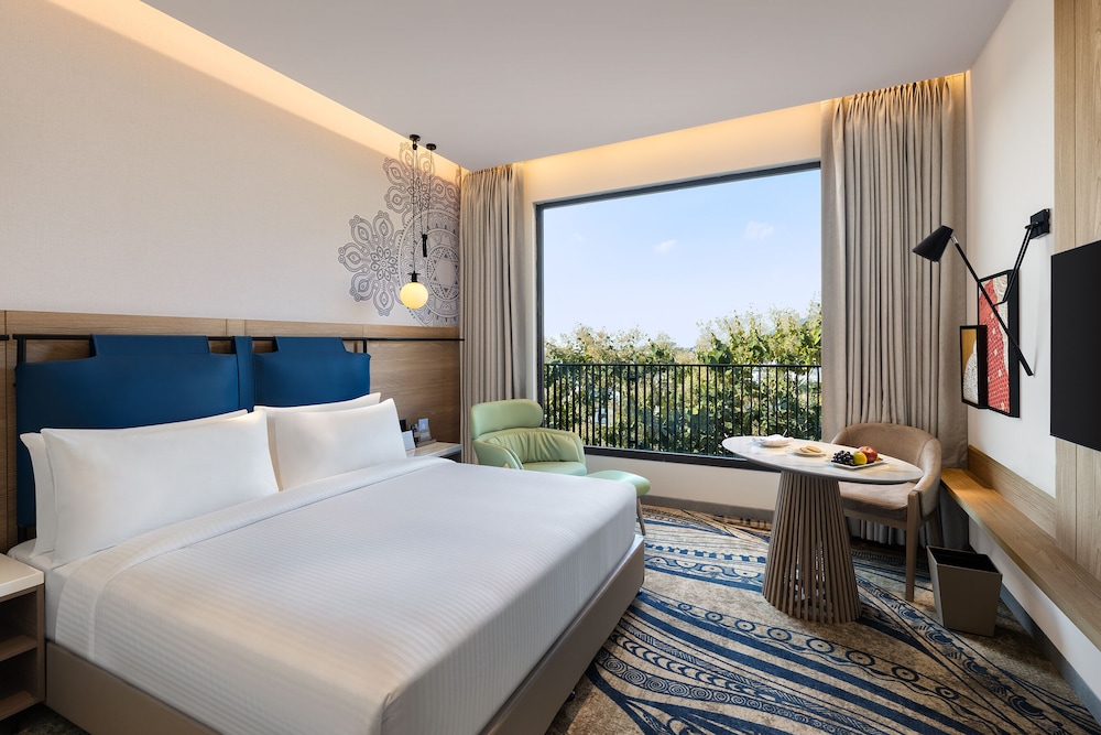 Premium Room, 1 King Bed, Mountain View (Premium King Mountain View) - Photo 3
