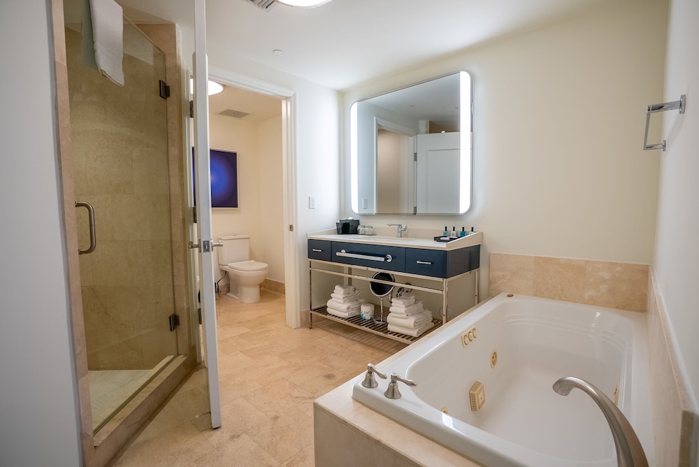 Royal Suite, 1 Bedroom, Kitchen, Bay View, photo 6