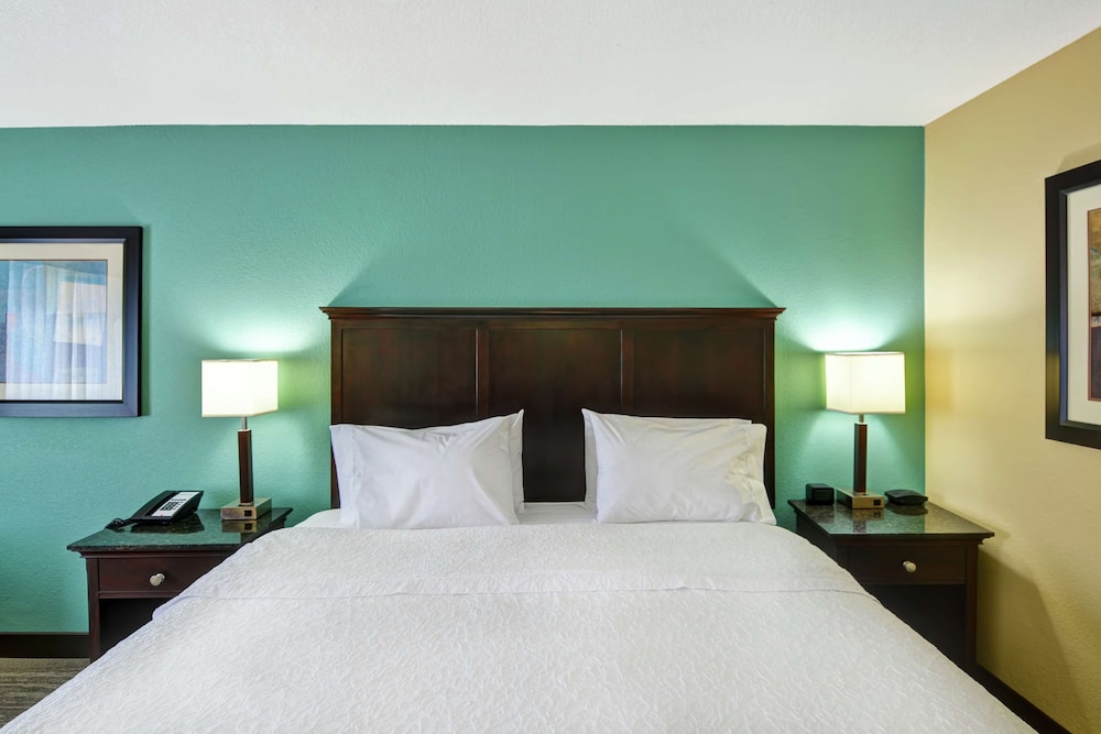Room, 1 Queen Bed, Accessible, Bay View (Bathtub)