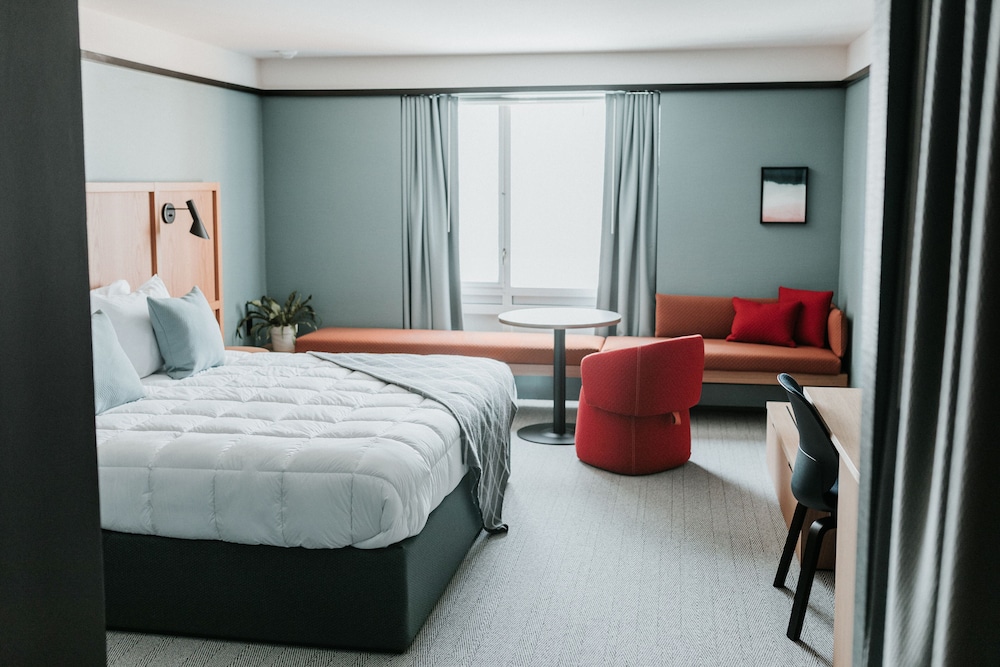 Standard Room, 2 Queen Beds photo 2