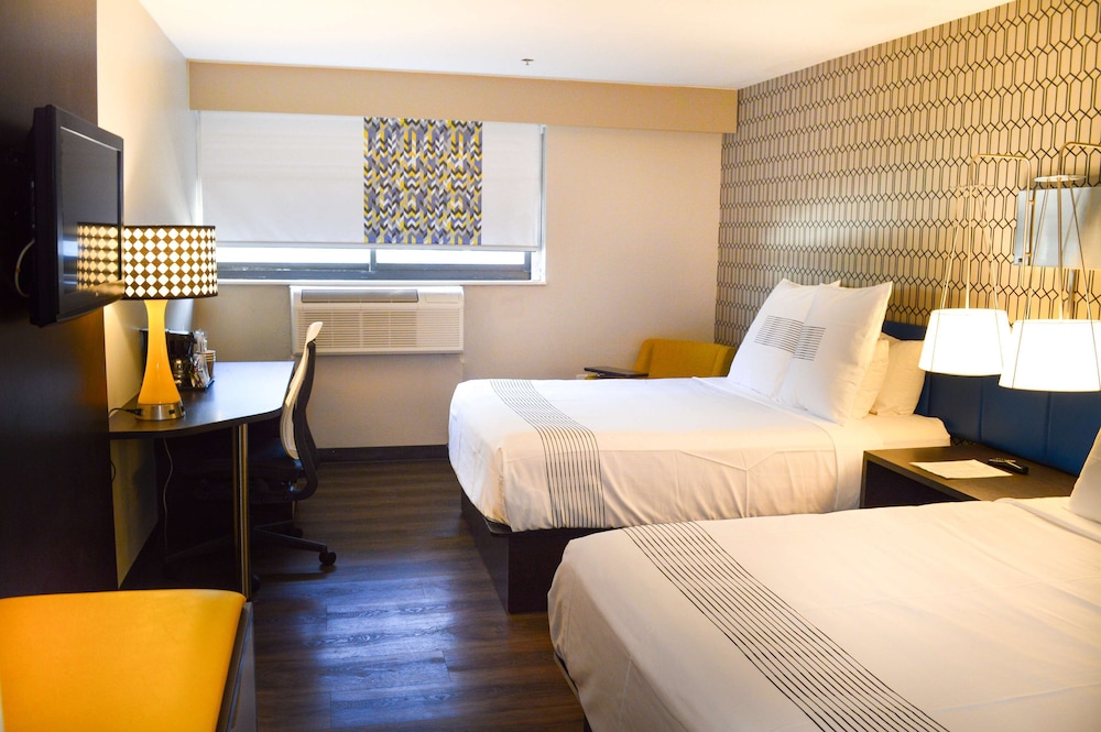 Standard Room, 2 Queen Beds, Non Smoking photo 1