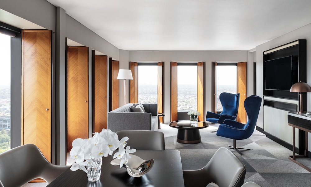 Club Suite, 1 King Bed, City View, Corner (Prestige Suite, Club Sofitel Access)