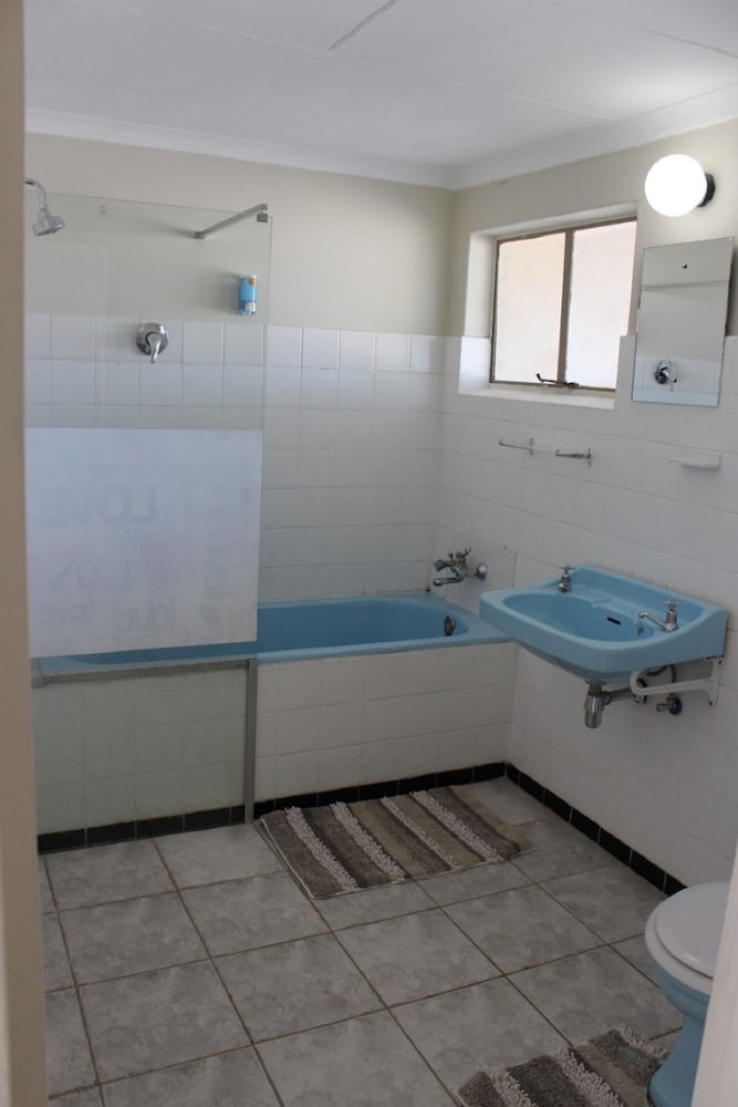 Room (Budget) photo 2