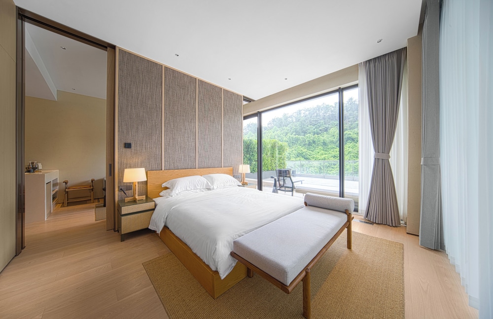 Superior Double Room, Hill View