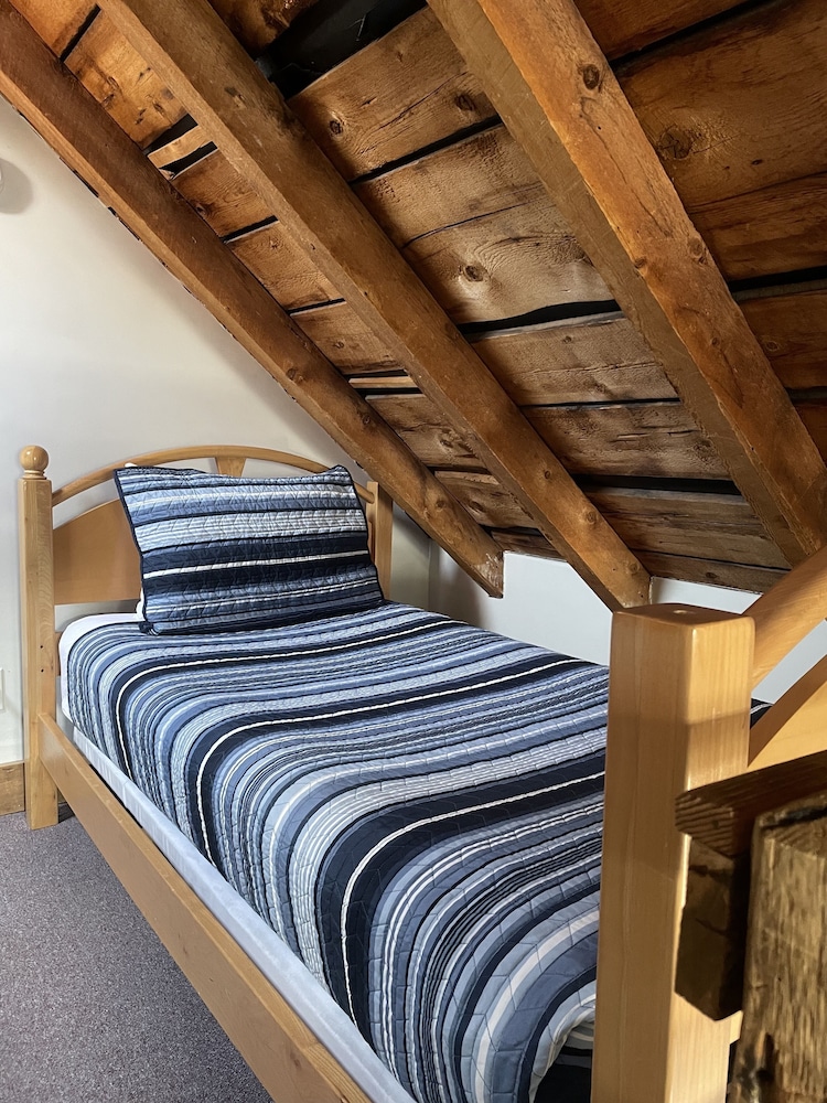 Family Loft, Multiple Beds photo 2