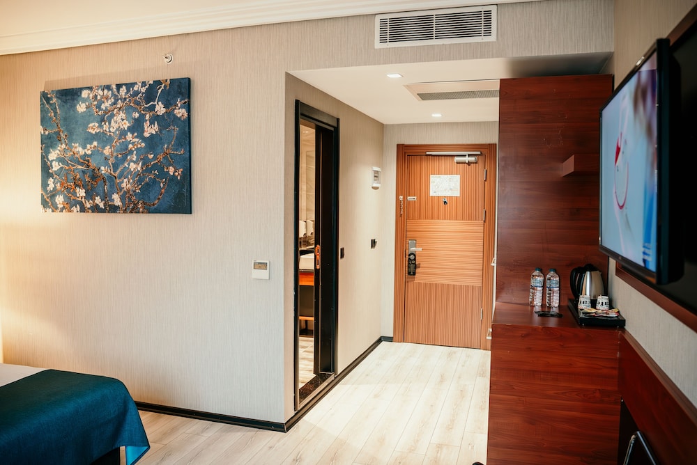 Standard Room photo 3
