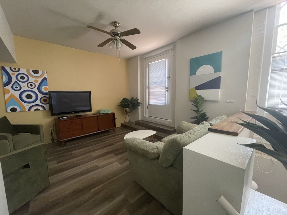 Suite 104 photo 2