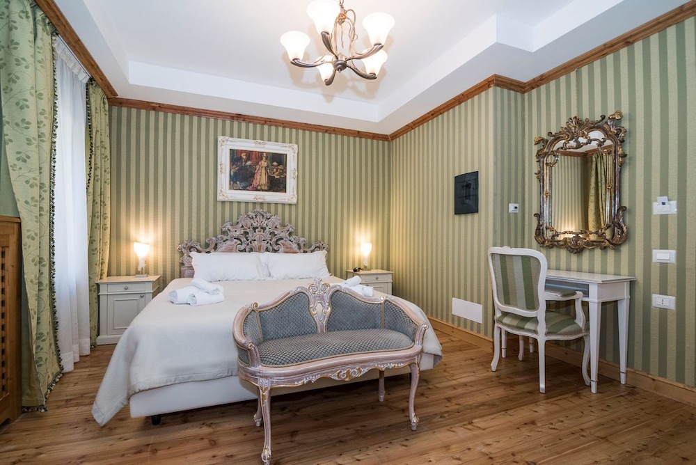 Deluxe Double Room, Accessible photo 1