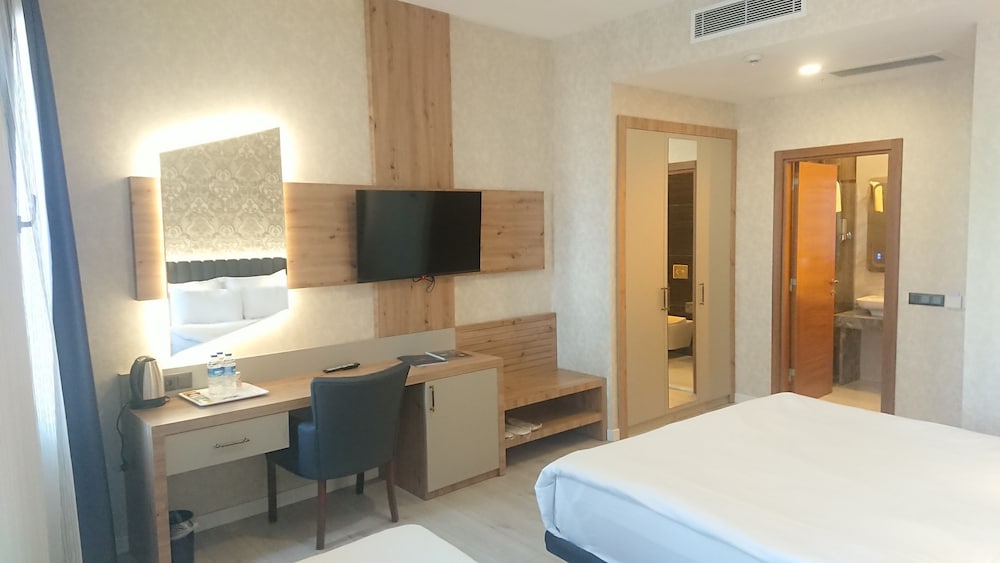 Standard Double or Twin Room - Photo 3