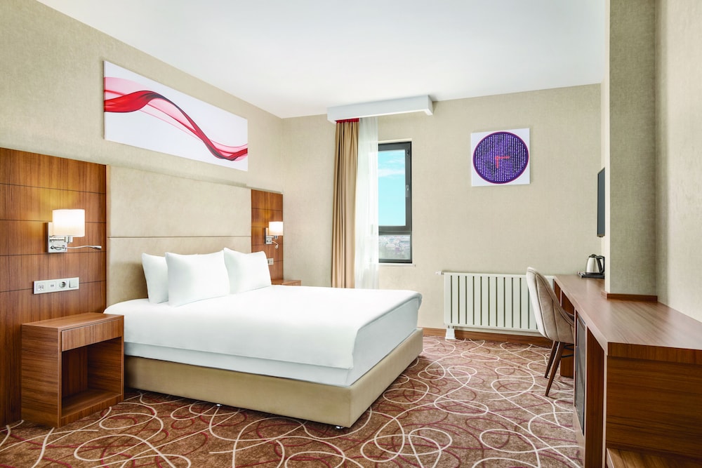 Superior Room, 1 King Bed, Non Smoking - Photo 3