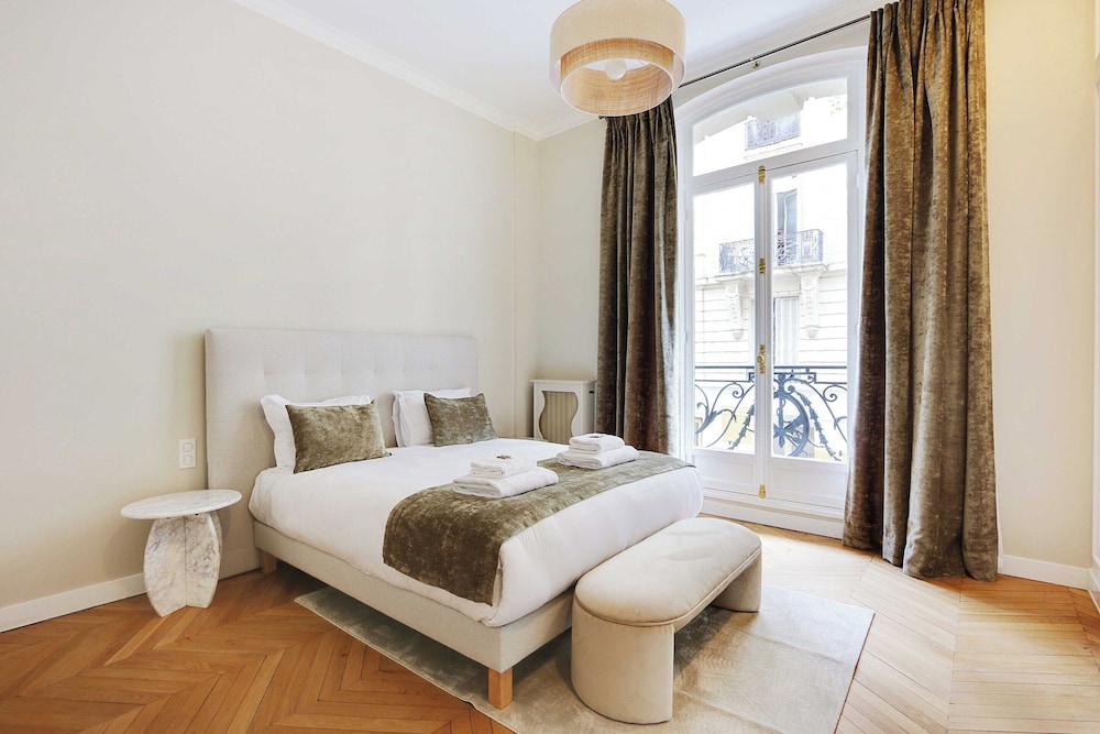Apartment photo 2