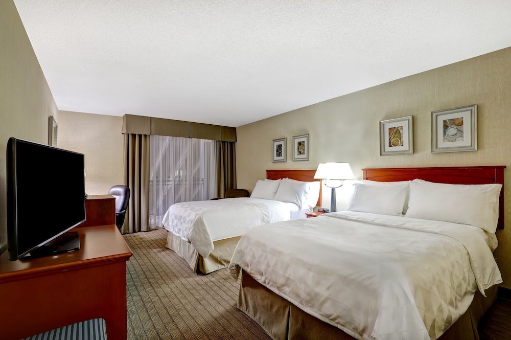 Standard Room, 2 Queen Beds - Photo 6