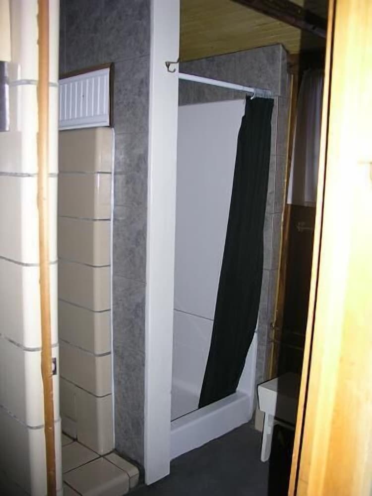 # 5, Hunter, 1 Bed photo 3