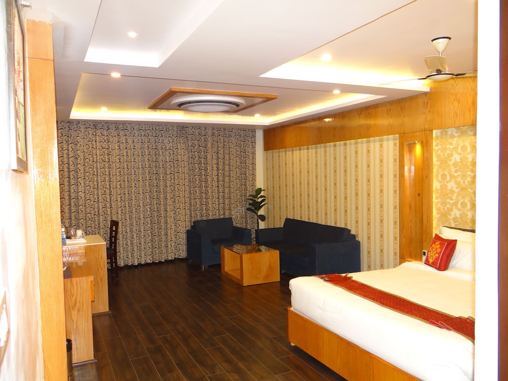 Luxury Suite