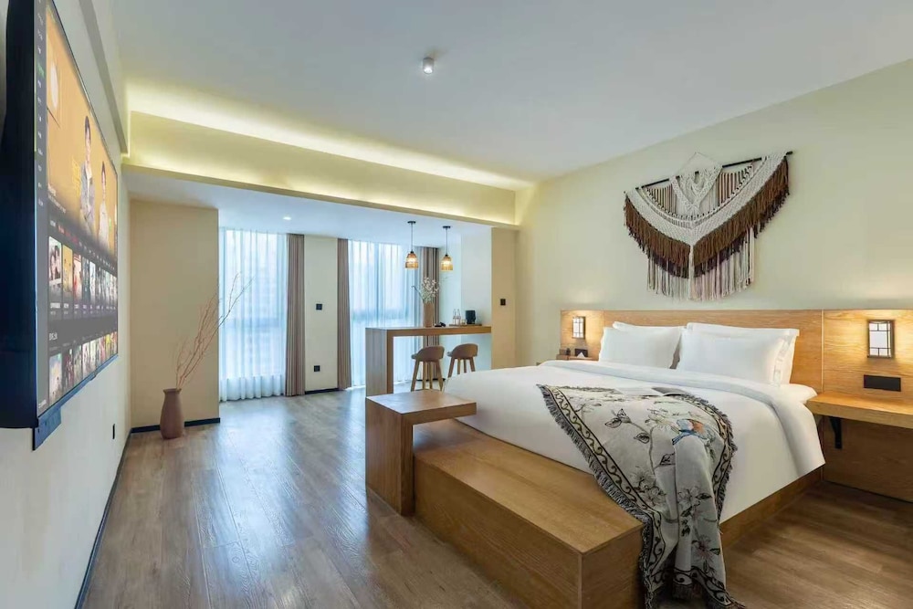 Comfort Apartment, 1 Queen Bed, Garden View